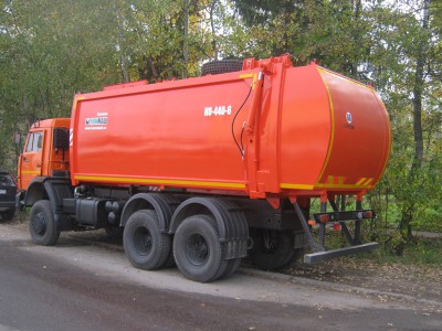 Мусоровоз КО-440-6 с боковой загрузкой на базе КАМАЗ-65111, 22 м³, 10540 кг